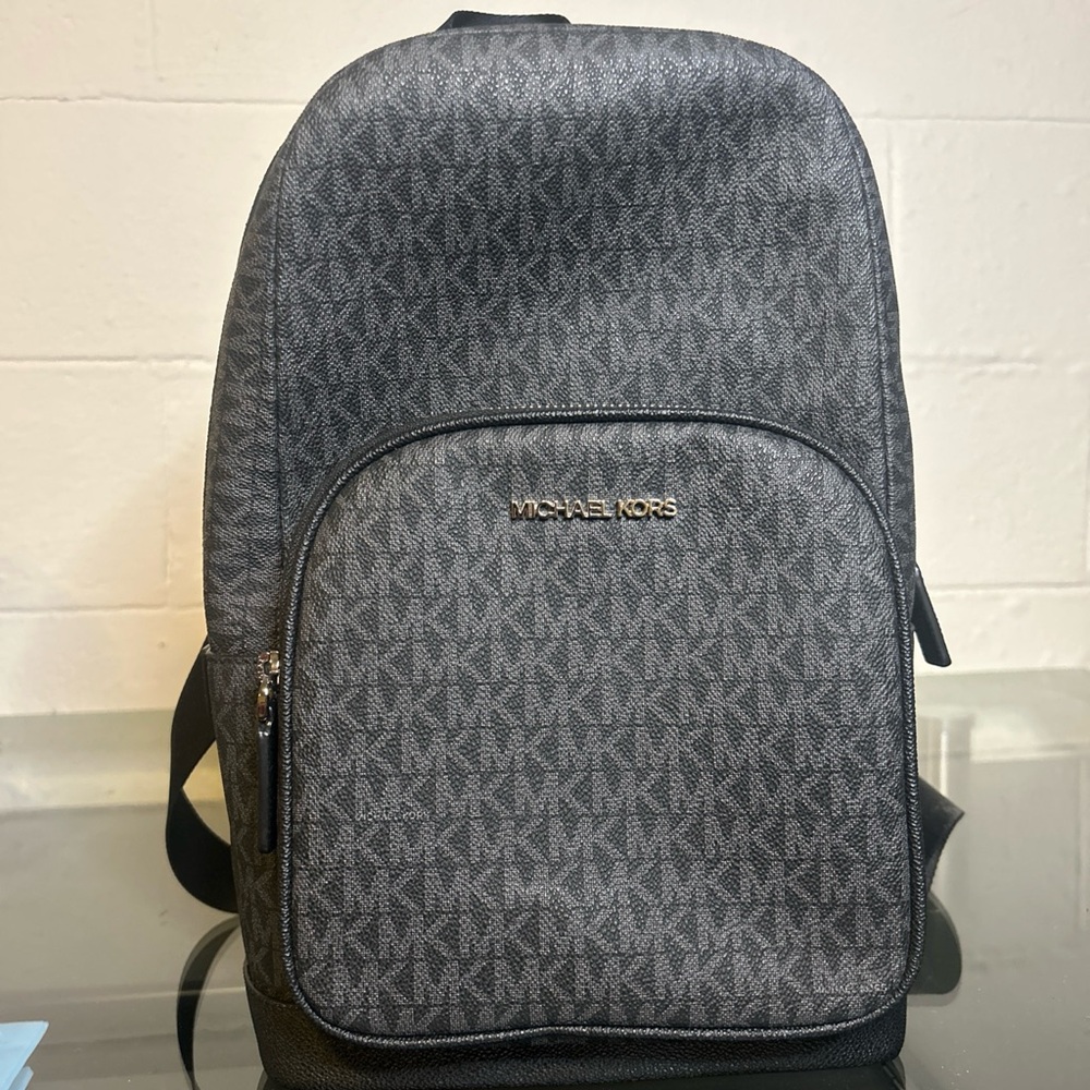 Michael Kors Cooper Logo Sling Pack In Black